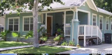 Main picture of 215 Elmhurst Ave