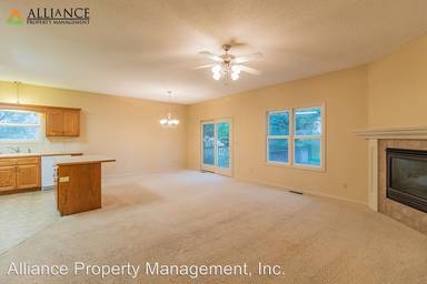 Main picture of 3033 Irene Cir