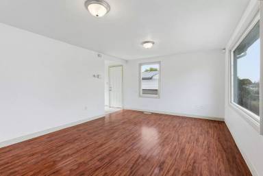 Main picture of 2229 W Broad Ave