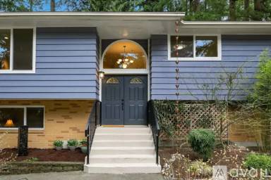 Main picture of 12030 NE 144th St