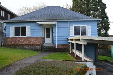 Main picture of 416 E 3rd St