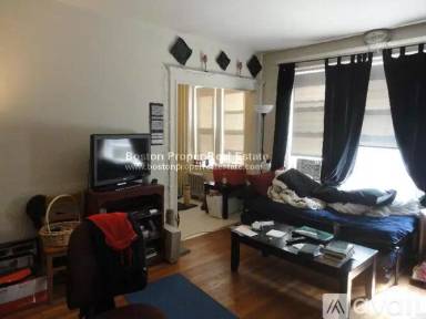 Main picture of 1171 Boylston St