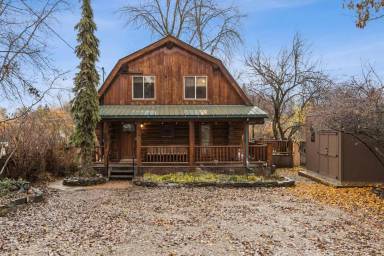 Main picture of 214 6th St W