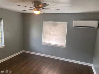 Main picture of 1504 Allen St