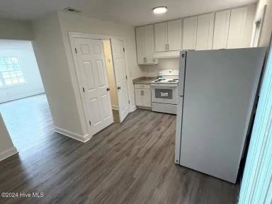 Main picture of 3810 Symi Cir