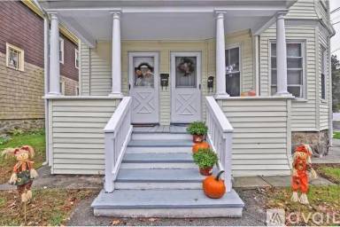 Main picture of 23 Saunders St