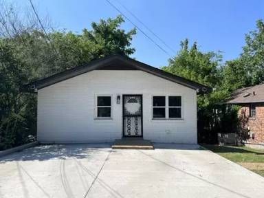 Main picture of 3010 Indiana Ave