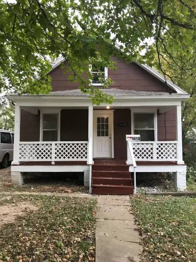 Main picture of 1418 S Northern Blvd