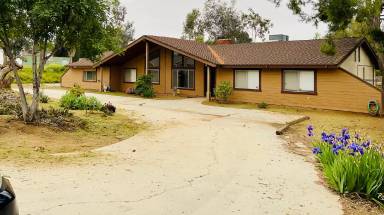 Main picture of 16435 Grey Ln