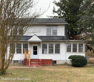 Main picture of 1199 S Main Rd