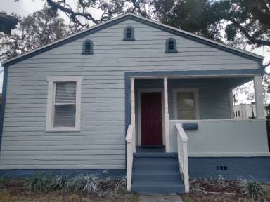Main picture of 905 E Osborne Ave