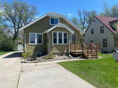 Main picture of 1445 University Dr N