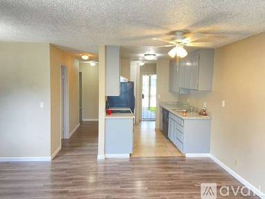 Main picture of 725 Auburn Pl