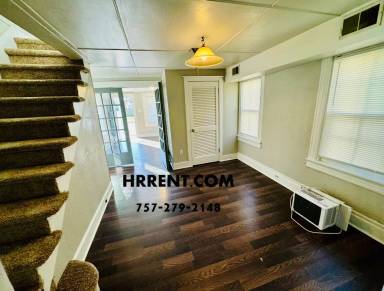 Main picture of 302 Chapel St