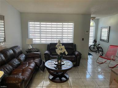 Main picture of 6864 NW 166th Ter