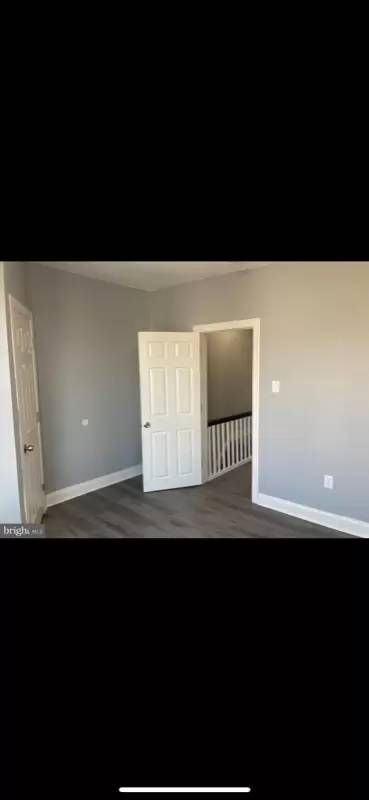 Main picture of 6022 Regent St