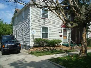 Main picture of 528 Elm St