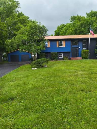 Main picture of 66 Trenton Cir
