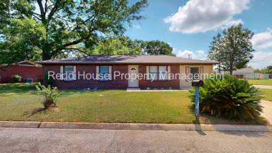 Main picture of 600 Howell St