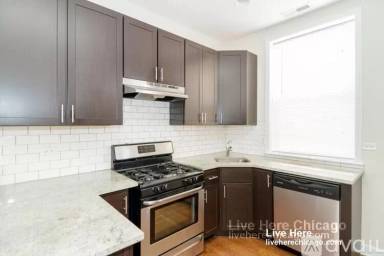 Main picture of 849-59 W Cornelia Ave Apartments