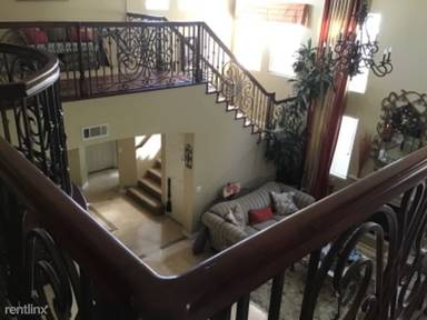 Main picture of 930 Stonegate Ct