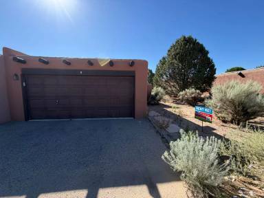 Main picture of 2 Cochiti Trl