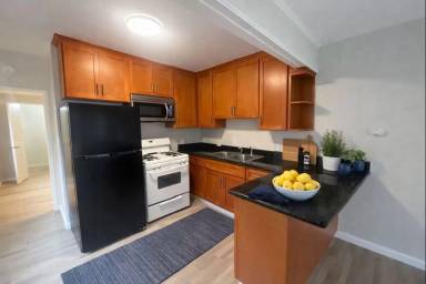 Main picture of 2826 E 16th St