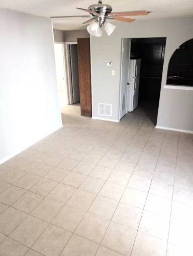 Main picture of 103 W Truman Ave