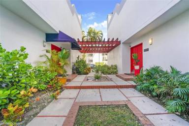 Main picture of 3009 NE 183rd Ln