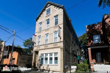Main picture of W Belden St