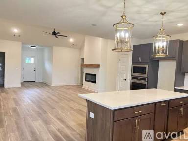 Main picture of 381 S Benchmark Ln
