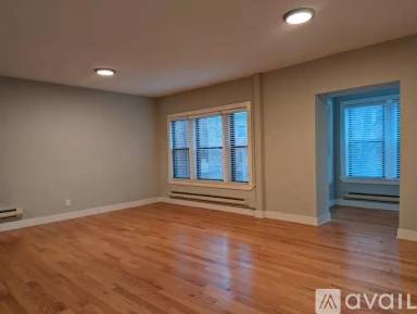Main picture of 4421 N Wolcott Ave