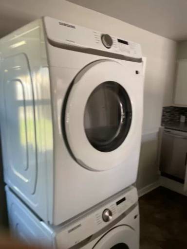 Main picture of 104 S 5th St