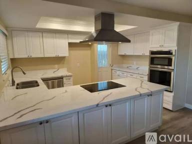 Main picture of 16611 Robert Ln