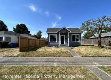 Main picture of 133 E Linden St