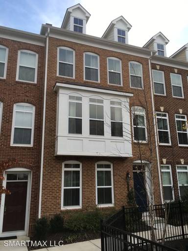 Main picture of 9650 Pullman Pl