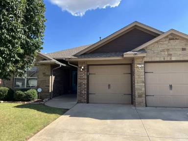 Main picture of 8412 NW 142nd St