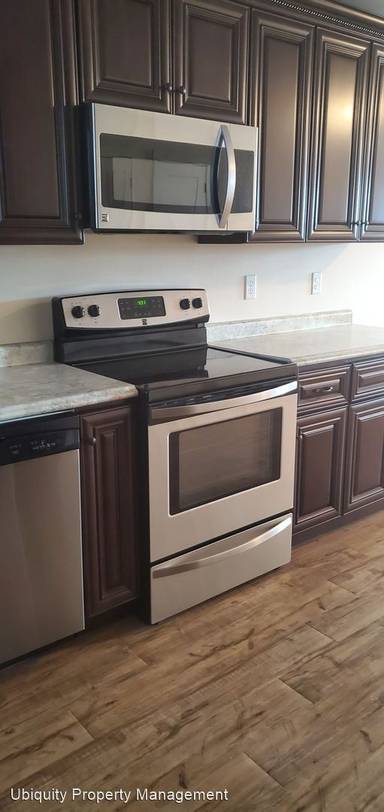 Main picture of 202 13th St NE