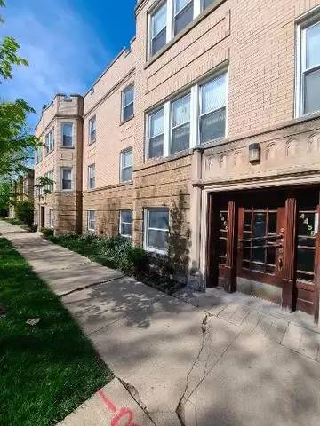 Main picture of 4450 N Linder Ave