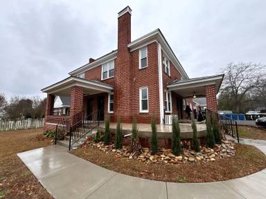 Main picture of 502 State St