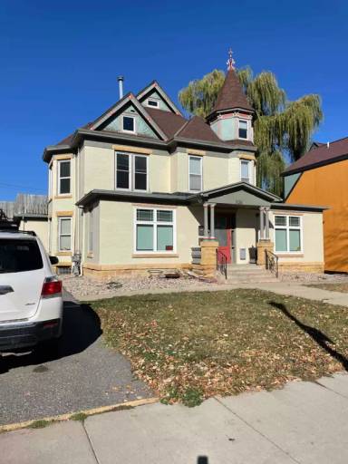 Main picture of 526 S 2nd St