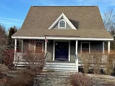 Main picture of 35 Orchard Hill Rd