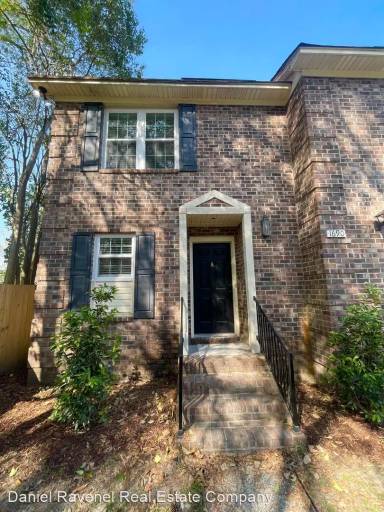 Main picture of 1690 Pearlott St
