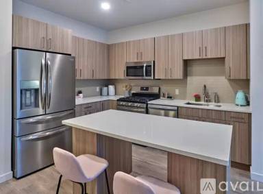 Main picture of 250 W Fort Lee Rd