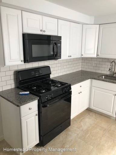 Main picture of 29 W 6th St