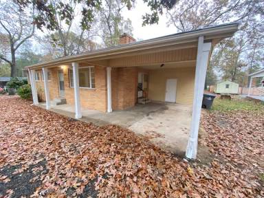 Main picture of 402 E 26th St