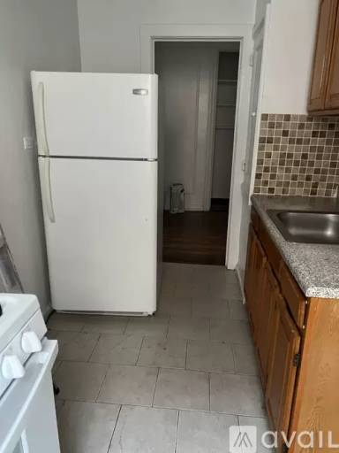 Main picture of 2964 Perry Ave