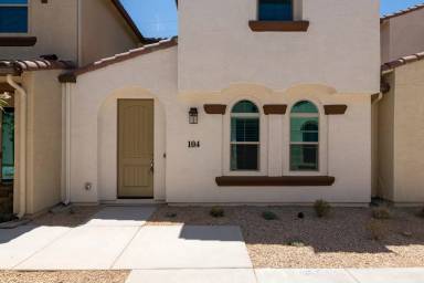Main picture of Paseo Vista Village