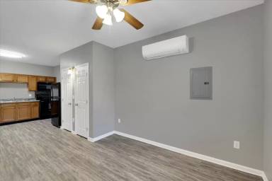 Main picture of 222 Doctor W J Hodge St