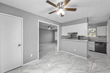 Main picture of 3034 Tudor Ln